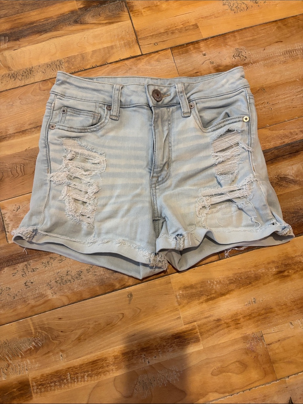 American Eagle Outfitters Light Blue Distressed Denim Shorts size 4